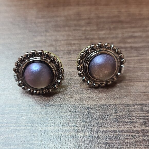 Unbranded Silver w/Purple Center Stud Earrings Ladies‎ Pre-Owned Fashion Vintage - Picture 1 of 4